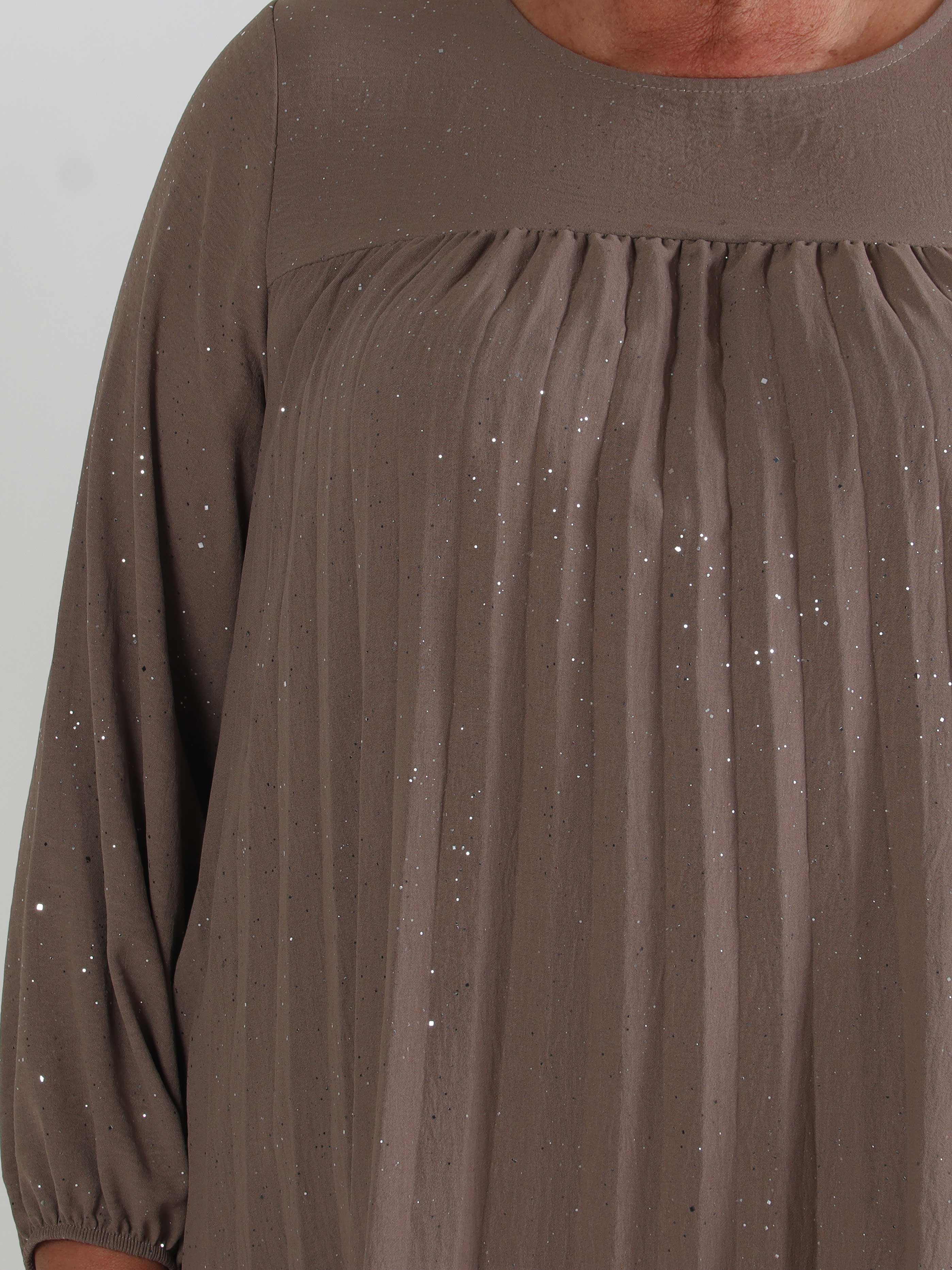 Nancy Glitter Short L/S - Plisserad plus size klänning med fickor och glitter